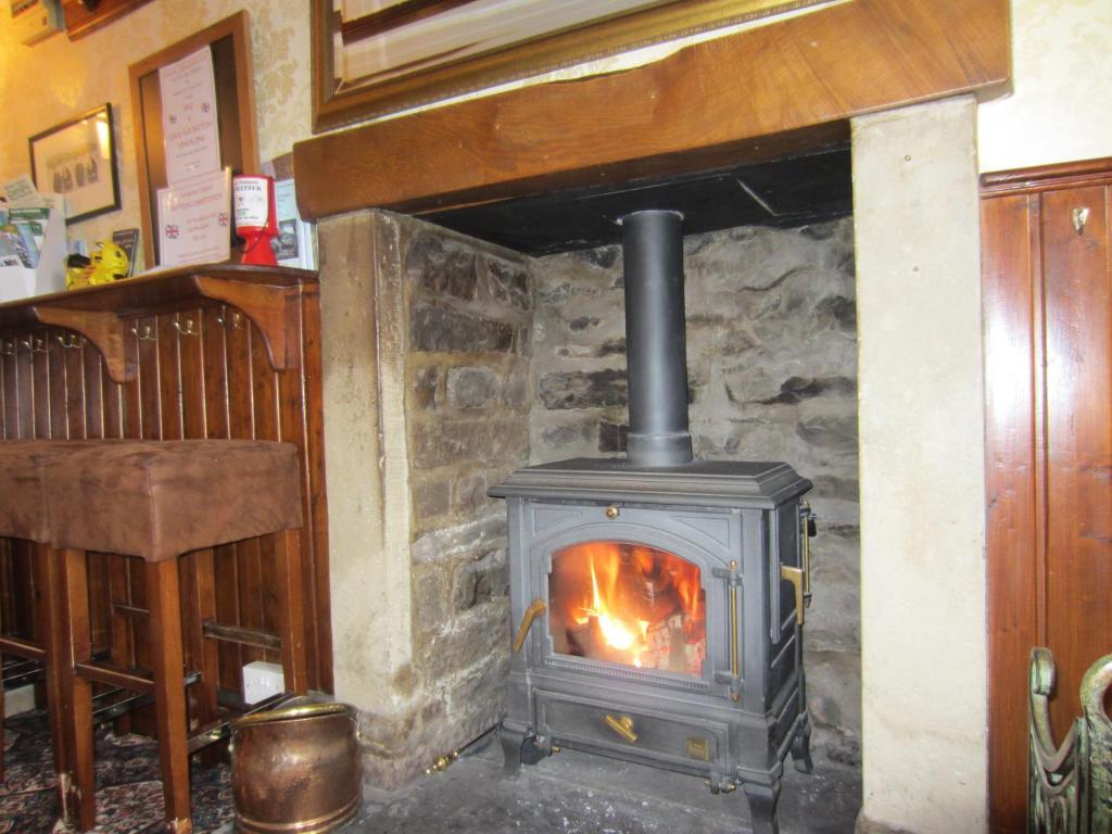 Отель Bolton Arms Redmire Экстерьер фото