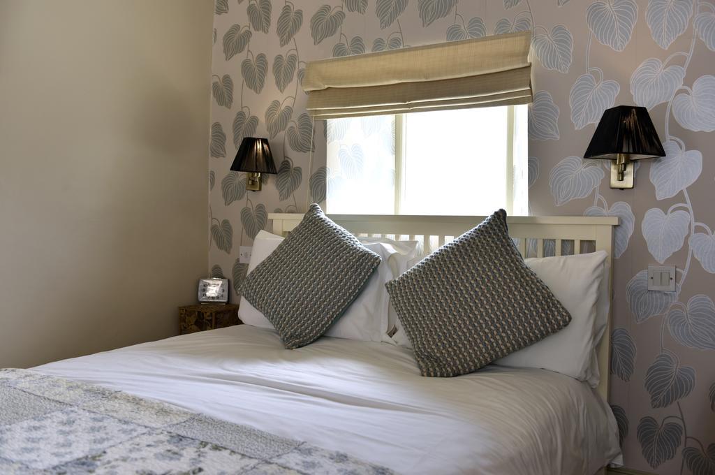 Отель Bolton Arms Redmire Экстерьер фото