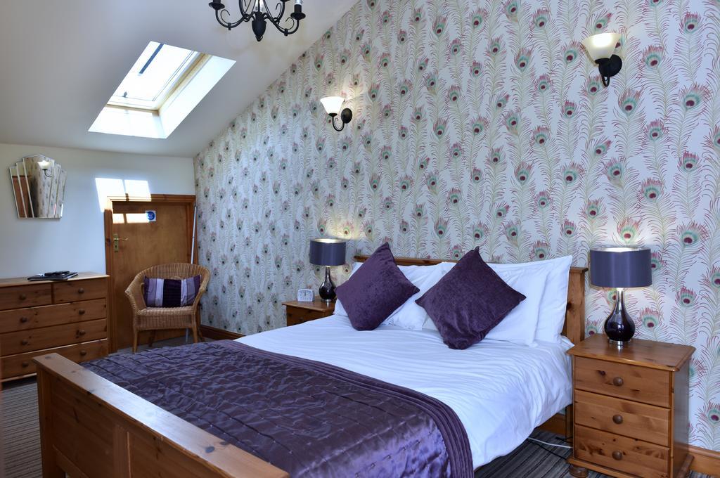 Отель Bolton Arms Redmire Экстерьер фото
