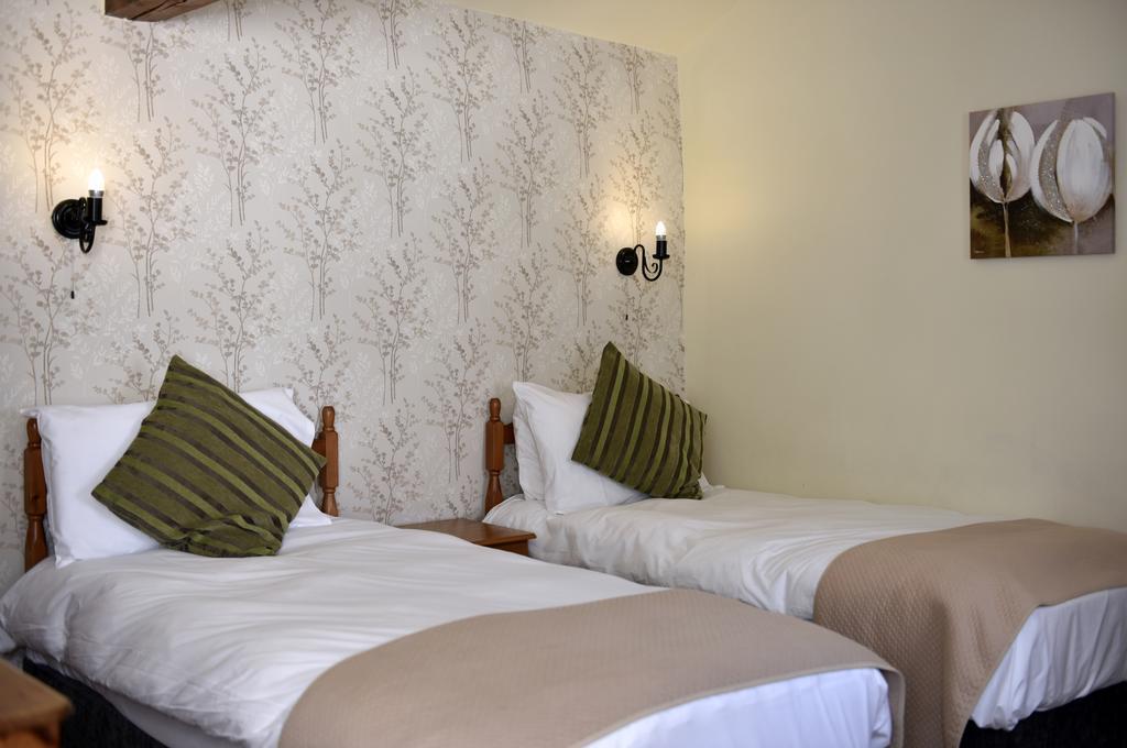 Отель Bolton Arms Redmire Экстерьер фото
