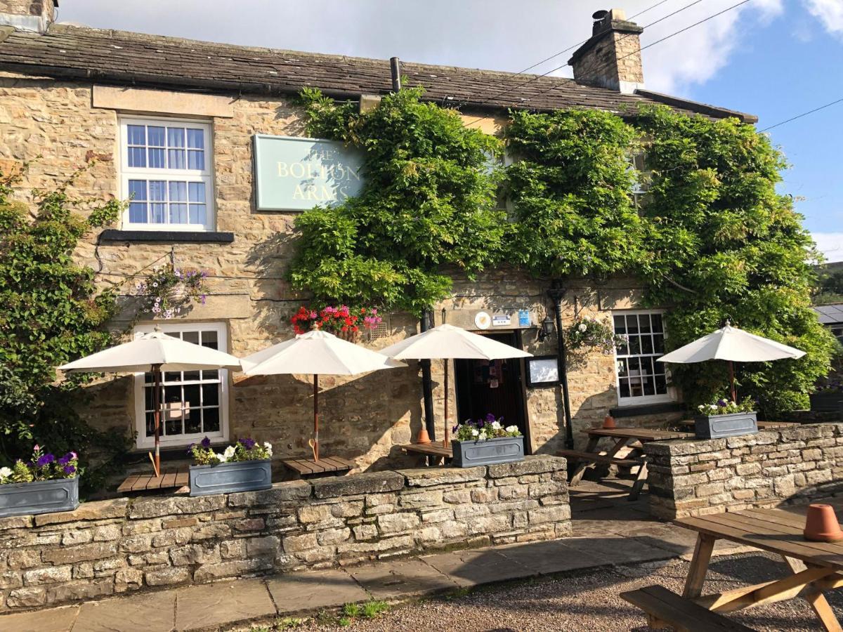 Отель Bolton Arms Redmire Экстерьер фото